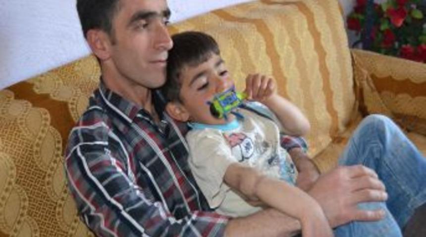 &Ccedil;aresiz Baba, Sinir Nakli Yapacak Hastane Arıyor