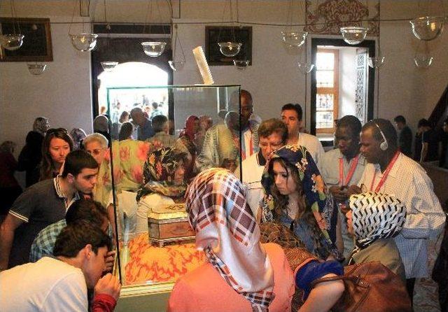 Nijerli Gazeteciler Mevlana M&uuml;zesi ni Ziyaret Etti 1