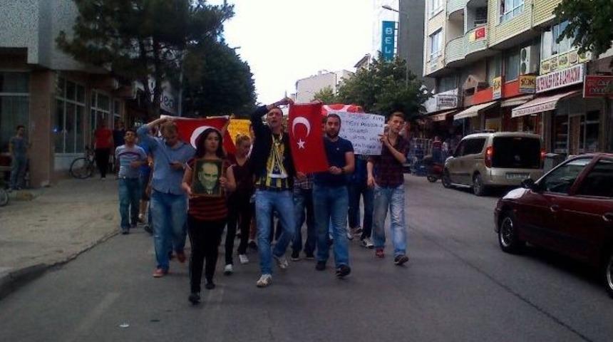 Vize Meslek Y&uuml;ksek Okulu &Ouml;ğrencileri Gezi Parkı İ&ccedil;in Y&uuml;r&uuml;d&uuml;