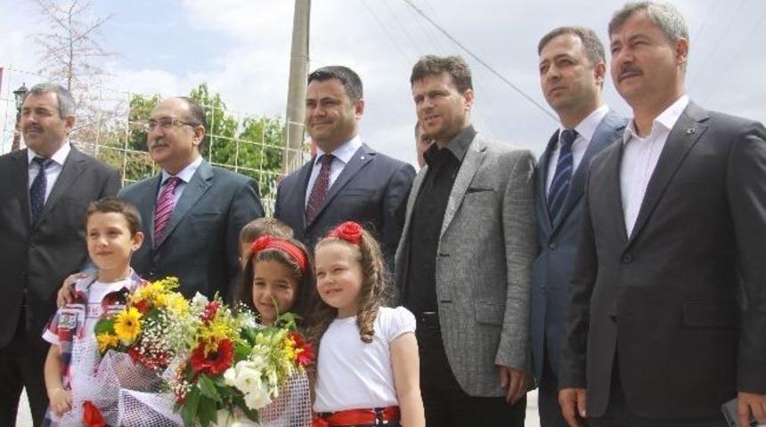 Vali Savaş Saruhanlı'da Anaokulu A&ccedil;ılışına Katıldı