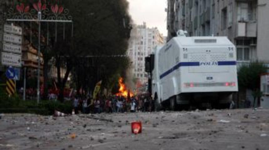 Vali Coş: M&uuml;essif Hadiseler Bir Takım Mihraklar Tarafından Meydana Getirildi