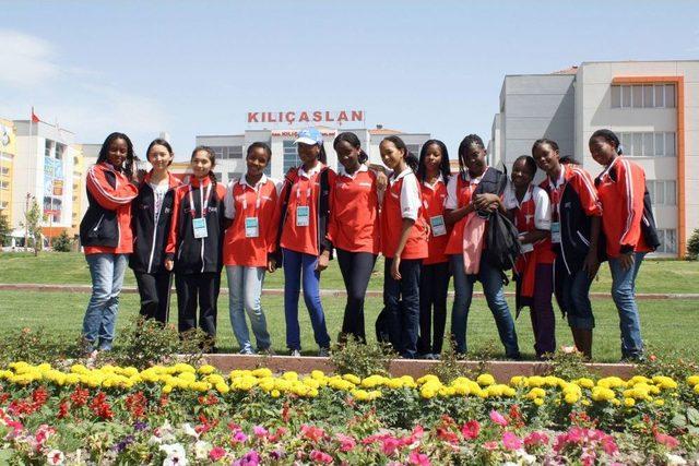 Kılı&ccedil;aslan, D&uuml;nyanın B&uuml;t&uuml;n Renklerini Ağırladı 1