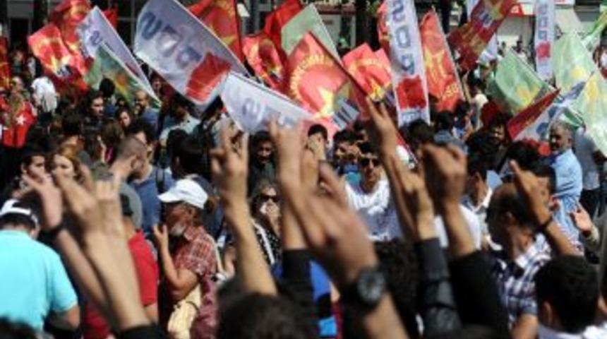 Kızılay&rsquo;da G&ouml;stericiler Yine Polisle &Ccedil;atışmaya Başladı