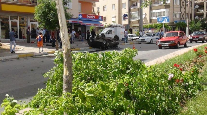 Virajı Alamayan Ara&ccedil; Karşı Şeritte Takla Attı