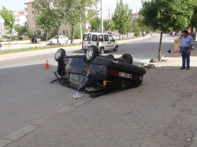 Virajı Alamayan Araç Karşı Şeritte Takla Attı 1