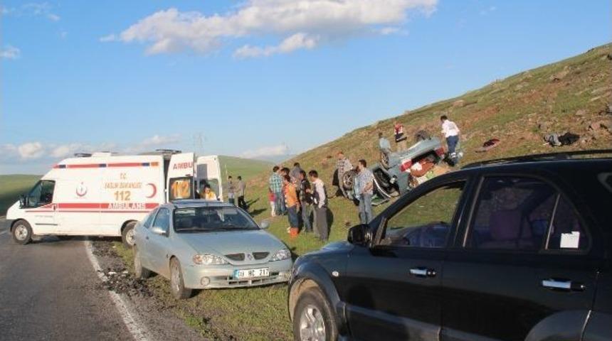 &Ccedil;ıldır'da Trafik Kazası: 5 Yaralı