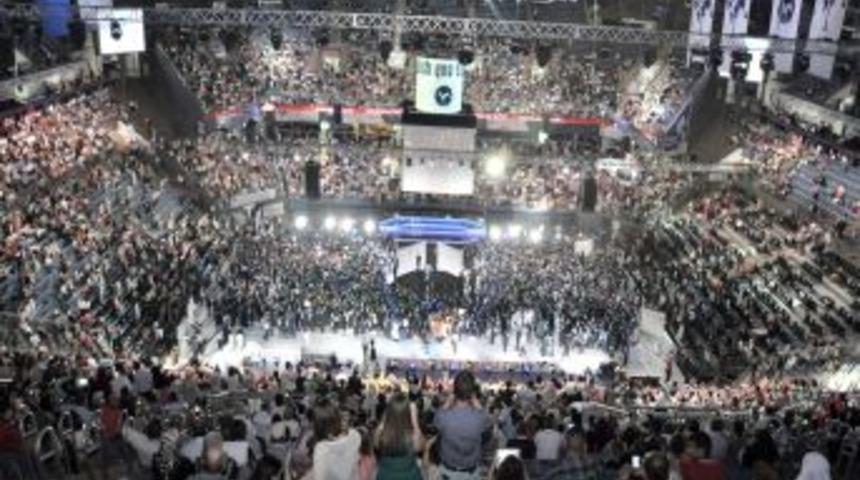 Fatih &Uuml;niversitesi&rsquo;nden Coşkulu Mezuniyet T&ouml;reni