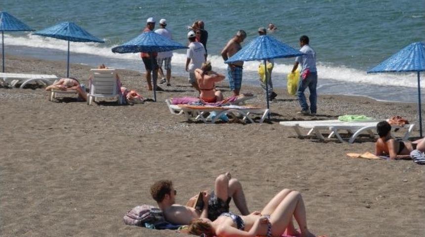 Hsbc G&ouml;n&uuml;ll&uuml;leri Fethiyede'de Kıyı Temizliği Yaptı