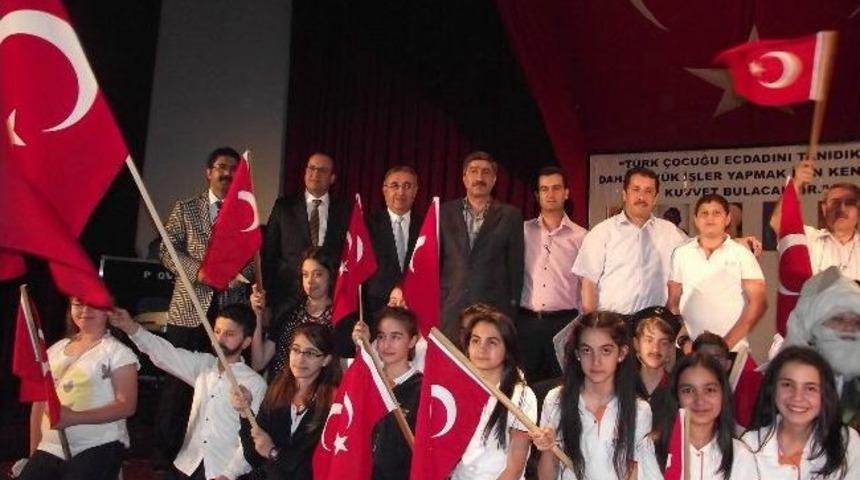 Tekden Koleji&rsquo;nden T&uuml;rk B&uuml;y&uuml;kleri Gecesi