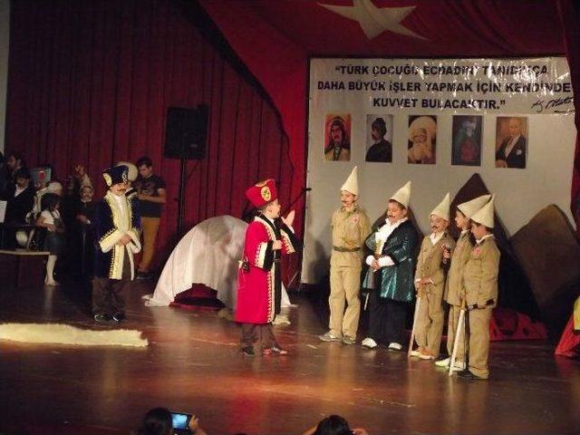 Tekden Koleji&rsquo;nden T&uuml;rk B&uuml;y&uuml;kleri Gecesi 1