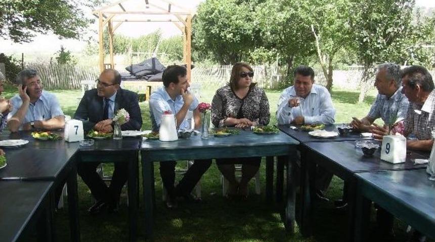 &Ccedil;akırbeyli Ortaokulu Hayırseverleri İle Protokol Buluştu