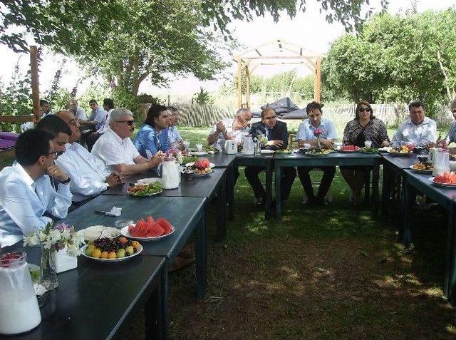 &Ccedil;akırbeyli Ortaokulu Hayırseverleri İle Protokol Buluştu 3