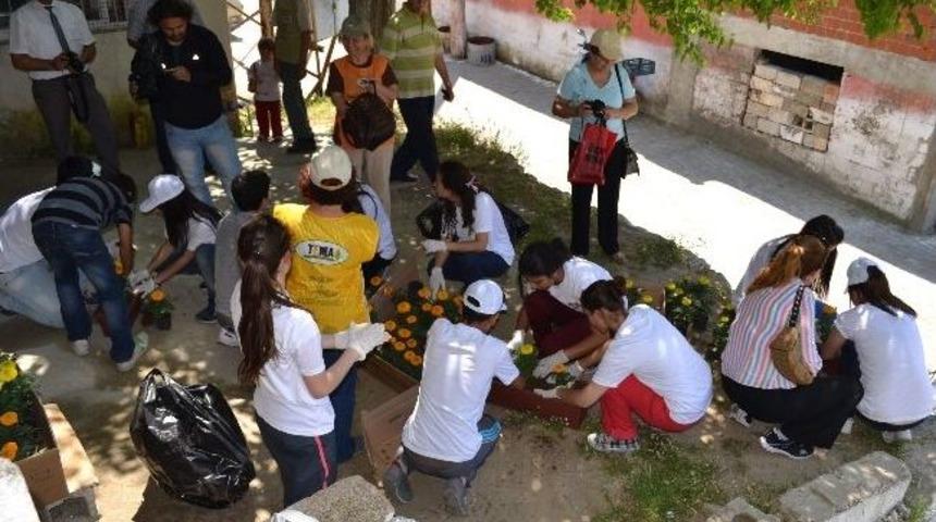Aydın Tema K&ouml;yleri Temizliyor
