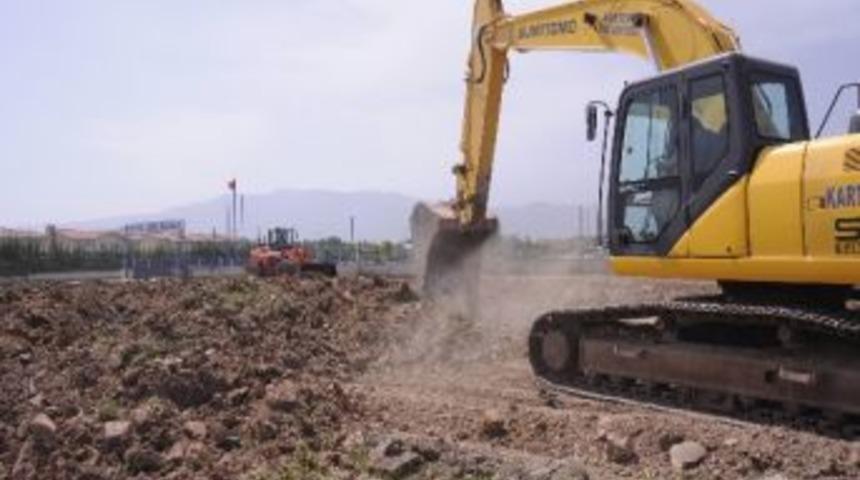 Ulus Pazarına İki Bin Ara&ccedil;lık Otopark