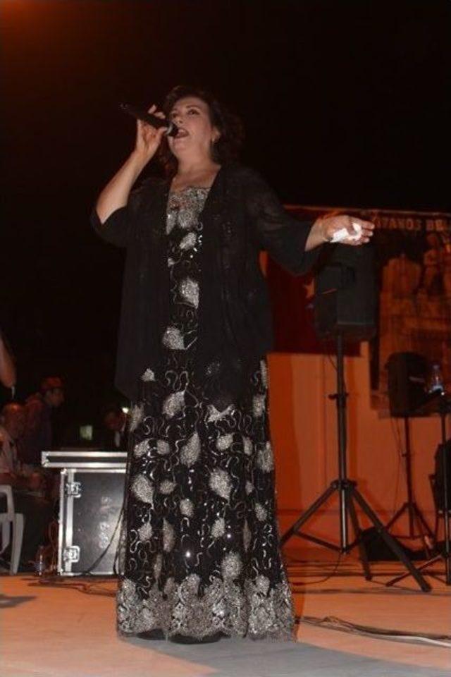 G&uuml;lşen Kutlu Avanos&rsquo;ta Hayranlarıyla Buluştu 2