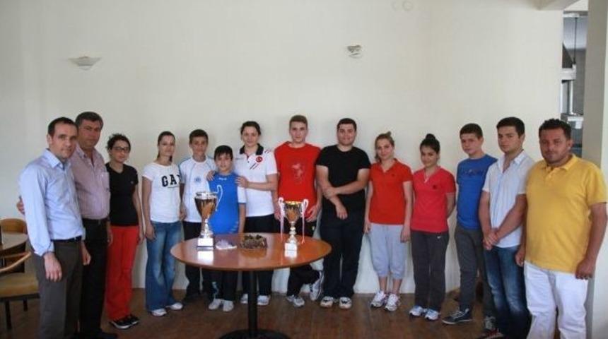 Atıcılar &Ccedil;ifte Şampiyonluğu Kutladı