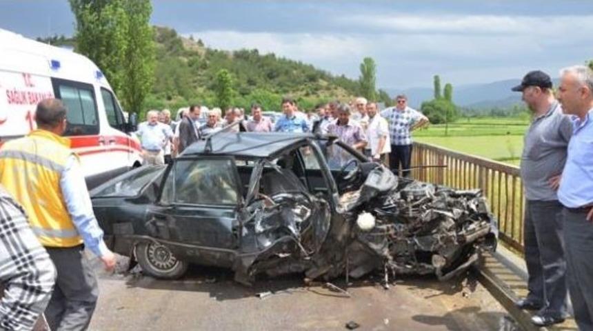 Boyabat'ta Trafik Kazası: 3 Yaralı