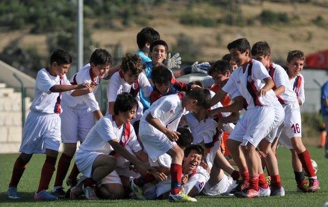 Pınargücü Cup’un Şampiyonu Altınordu Oldu