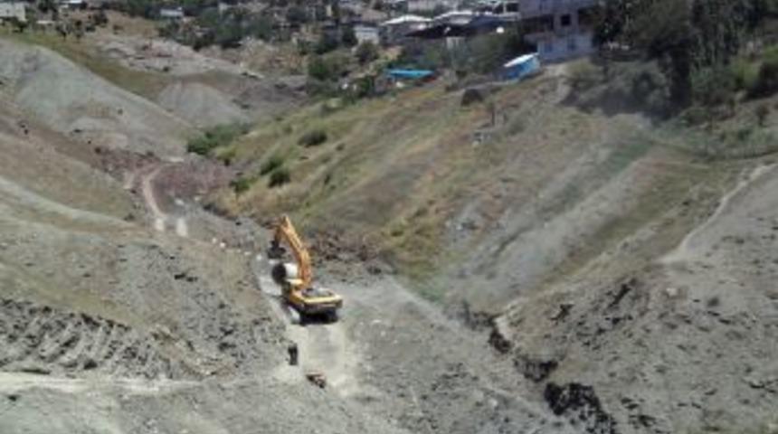 Turgut &Ouml;zal Mahallesi Yeşil Alana Kavuşuyor