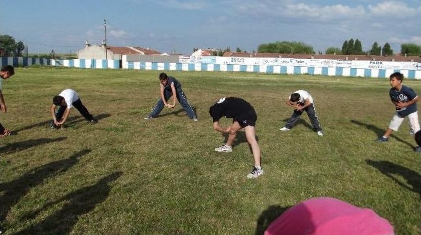 İl&ccedil;e Stadyumunda Boks Eğitimi