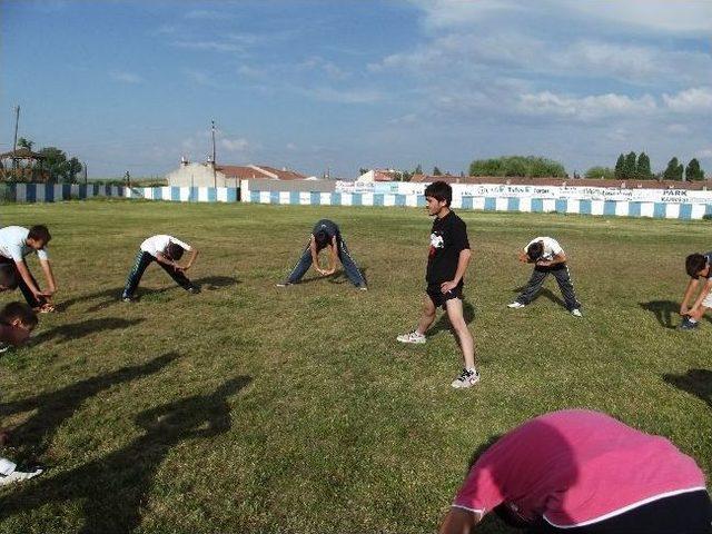 İl&ccedil;e Stadyumunda Boks Eğitimi 3