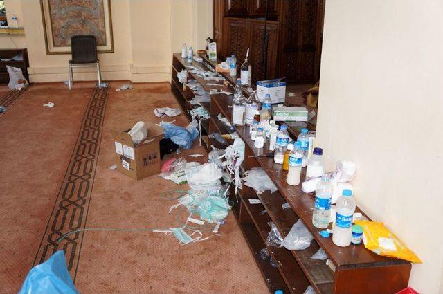 G&ouml;stericiler Camide Bira Ve Sigara I&ccedil;miş 1