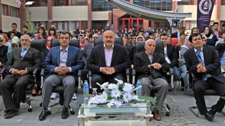 Bayburt &Uuml;niversitesi İibf İlk Mezunlarını Vermenin Gururunu Yaşadı