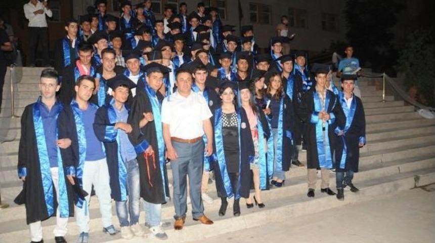 Cizre Eml&rsquo;de 24 D&ouml;nem Mezunları İ&ccedil;in Veda Ve Mezuniyet Gecesi