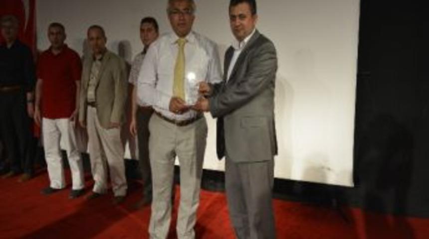 Tavşanlı'da En &Ccedil;ok Kitap Okuyan &Ouml;ğrencilere &Ouml;d&uuml;l