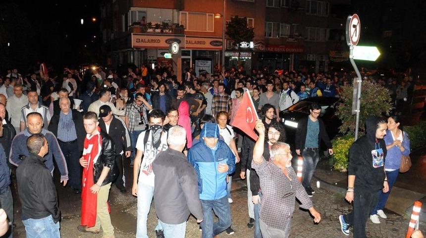 G&ouml;stericileri Polis M&uuml;d&uuml;r&uuml; Ikna Etti