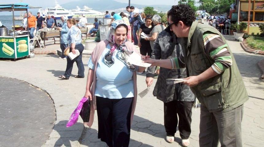 Temiz &Ccedil;evre I&ccedil;in 'kese Kağıdı' Dağıttılar