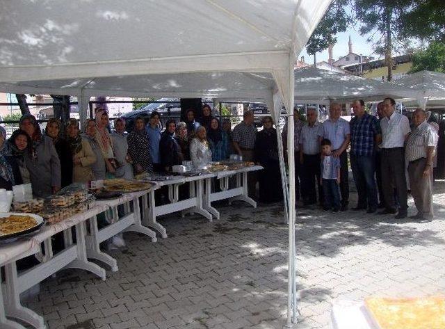 Gediz de Ak Parti Kadın Kollarının Kermesi B&uuml;y&uuml;k İlgi G&ouml;rd&uuml; 2