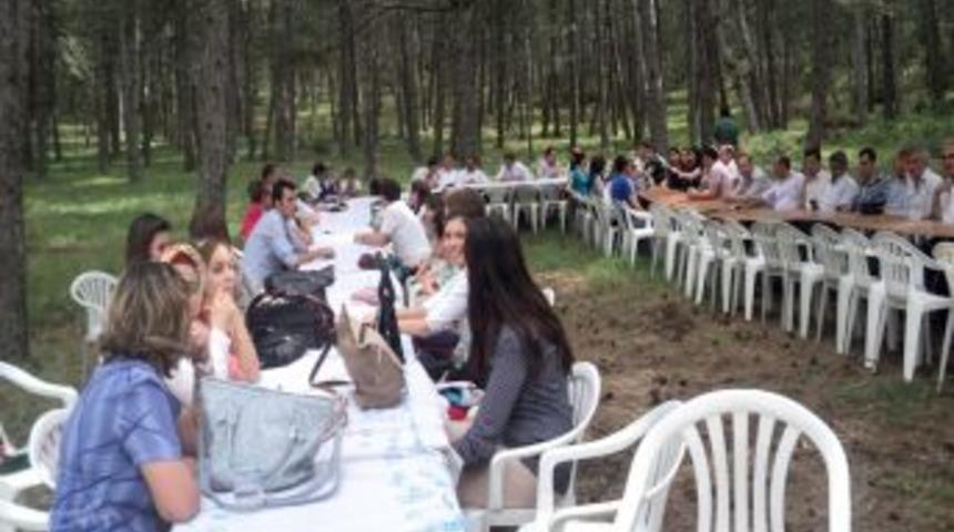 Orhaneli Ve K&ouml;ylerindeki &Ouml;ğretmenler Yemekte Buluştu