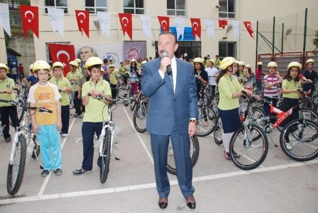 İzmitli &Ouml;ğrencilerde Bisiklet Sevinci