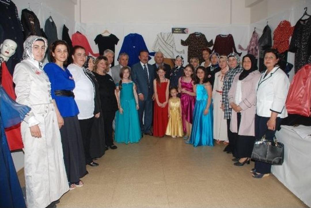 İzmek Sergilerine B&uuml;y&uuml;k İlgi