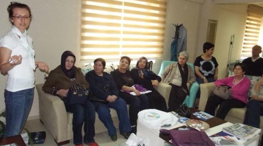 İzmitli Kadınlar Yoga &Ouml;ğreniyor