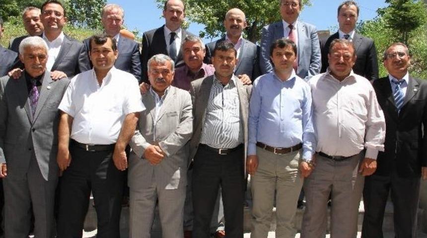 Ziraat Odası&rsquo;ndan Ak Parti Milletvekilleri Ve Belediye Başkanı &Uuml;nver&rsquo;e Teşekk&uuml;r Plaketi