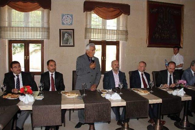 Ziraat Odası&rsquo;ndan Ak Parti Milletvekilleri Ve Belediye Başkanı &Uuml;nver&rsquo;e Teşekk&uuml;r Plaketi 3