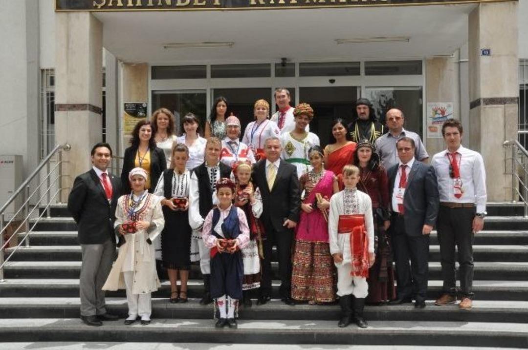 Gkv&rsquo;nin Festival Konukları Kaymakam Uğur Turan&rsquo;ı Ziyaret Etti