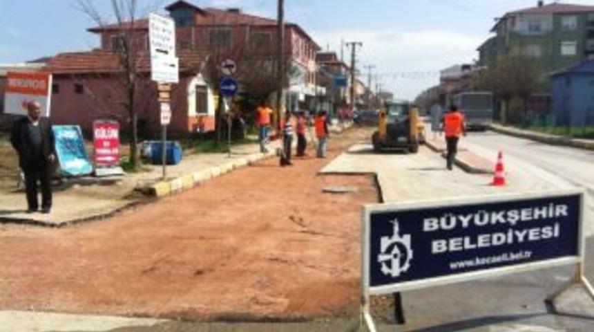 Kartepe'de Yol &Ccedil;alışmaları S&uuml;r&uuml;yor