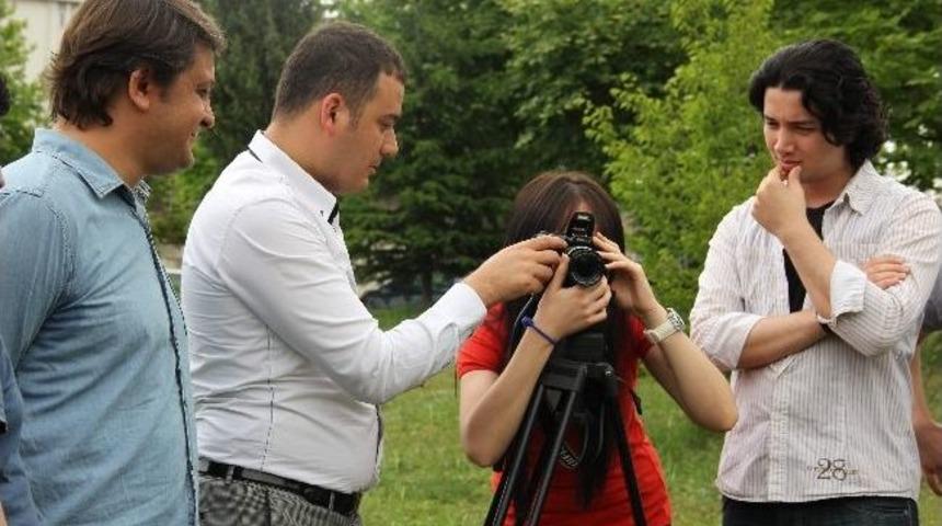 &Ouml;devleri İ&ccedil;in &Uuml;niversitelerinin Reklam Kampanyasını Hazırlıyorlar