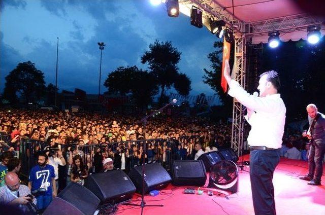 D&uuml;zce&rsquo;de Gen&ccedil;lik Ş&ouml;leni Coşkusu 1