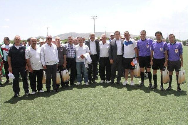 Çağlak Festivali 4. Masterler Futbol Turnuvası Şampiyonu Karşıyaka Oldu 1