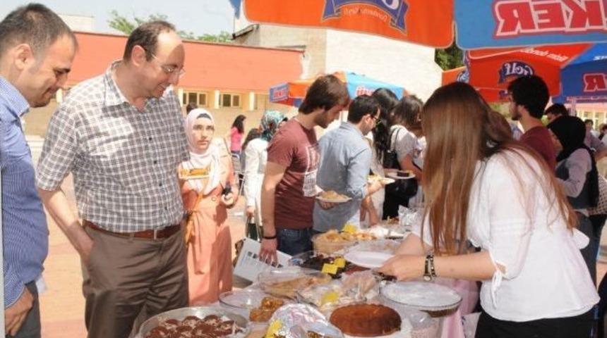 Doktor Adaylarından Anlamlı Kermes