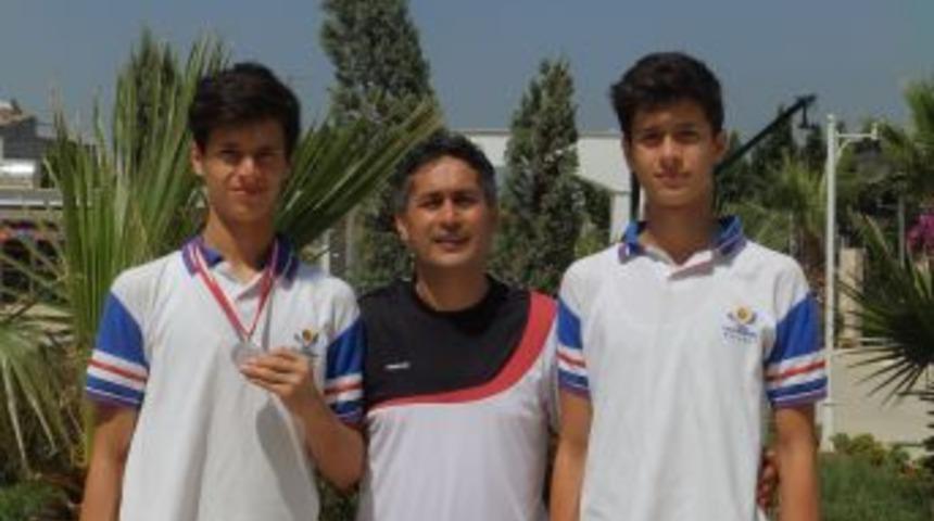 Yıldırımhanlı Ikizler Tekvandoda T&uuml;rkiye Derecesi Elde Etti