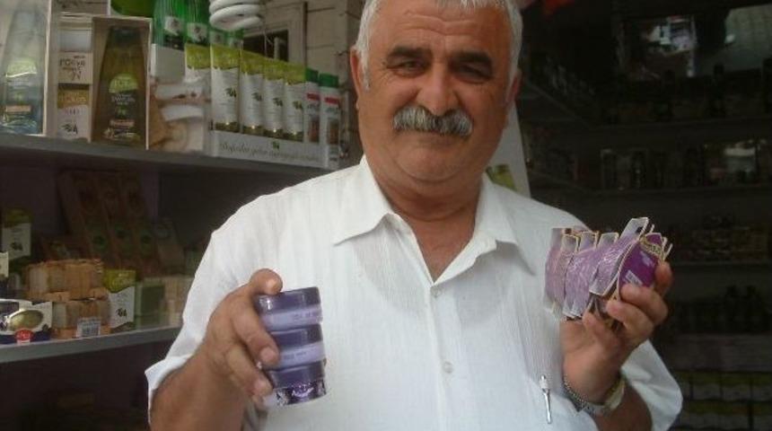 Emekli Sağlık&ccedil;ı B&ouml;ğ&uuml;rtlenli Sabun &Uuml;retti