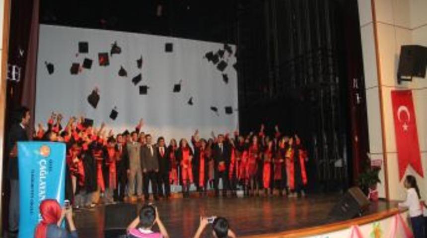 &Ccedil;ağlayan Ufuk Koleji Beşinci Mezunlarını Verdi