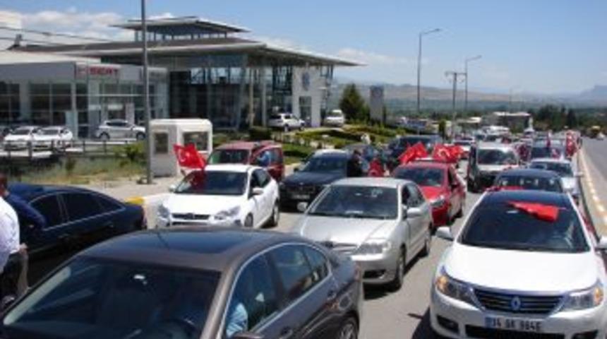 T&uuml;rk&ccedil;enin &Ccedil;ocukları Denizli&rsquo;de T&ouml;renle Karşılandı