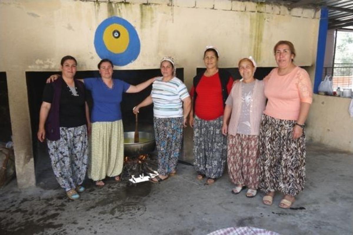 25 Yıl Sonra A&ccedil;ılan Sergi K&ouml;yde Bayram Coşkusu Yaşattı