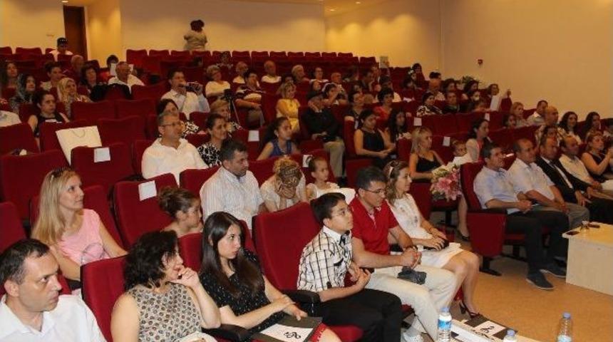 Urla&rsquo;da Piyano Dinletisi Alkış Aldı